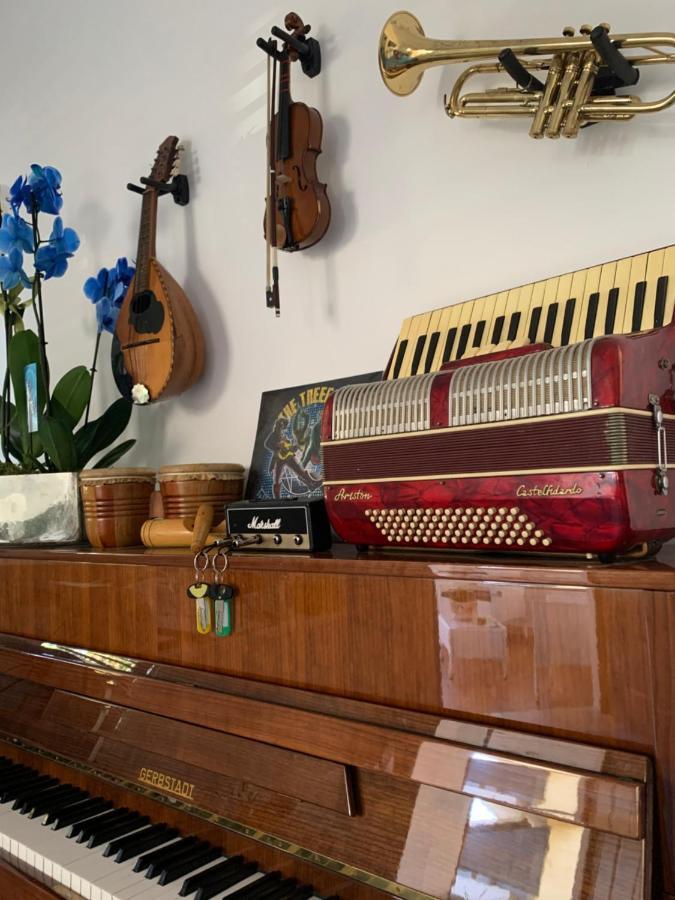 Music House Palinuro Bed and Breakfast Eksteriør billede